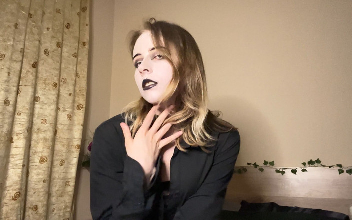 MilaPixie: Goth Pixie Shadow Bed - Fishnet Strip la Wild Dildo Ride