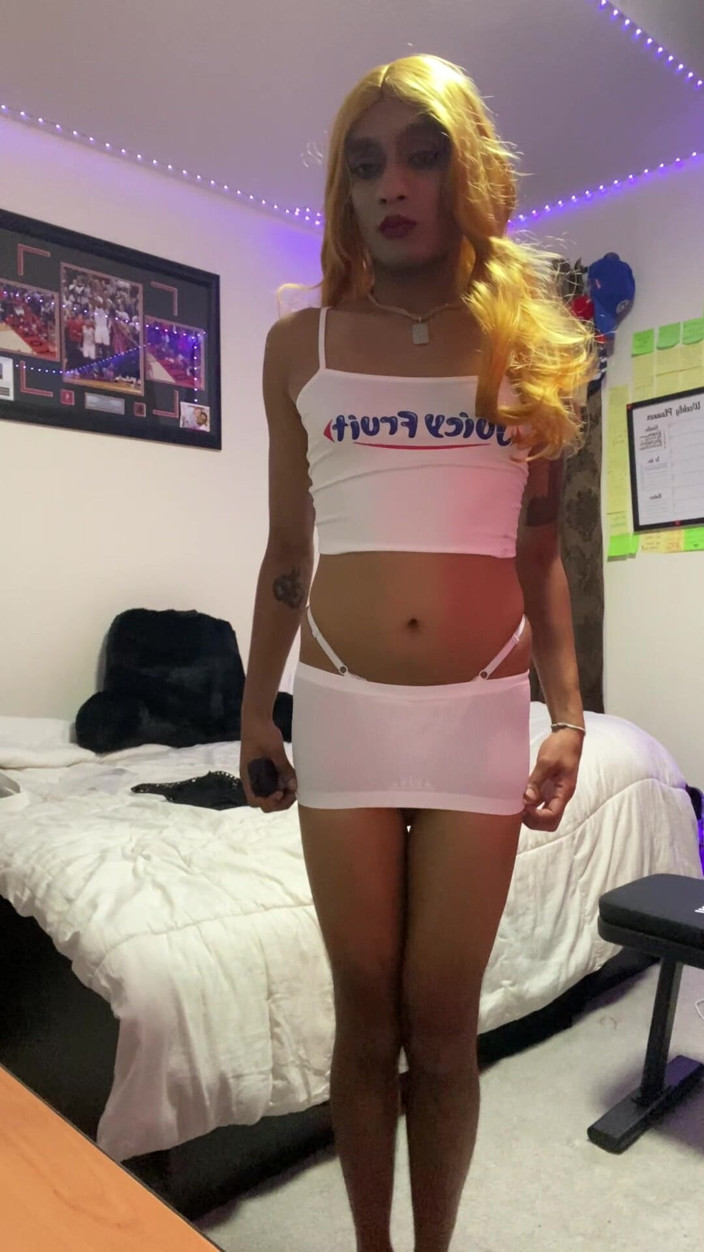 FemBoyAmi: Hot Indian Fem Boy College Sissy Dziwka spust na self...