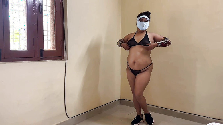 BadMash_Bhabhi: Maan khỏa thân trong phòng kín và khiêu vũ cùng