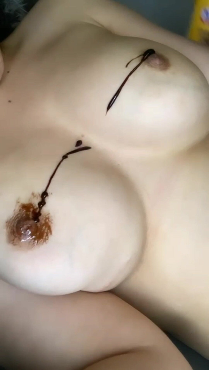 Esmer Tarcin: Porno Turco Arrapato Con Fantasia Al Cioccolato