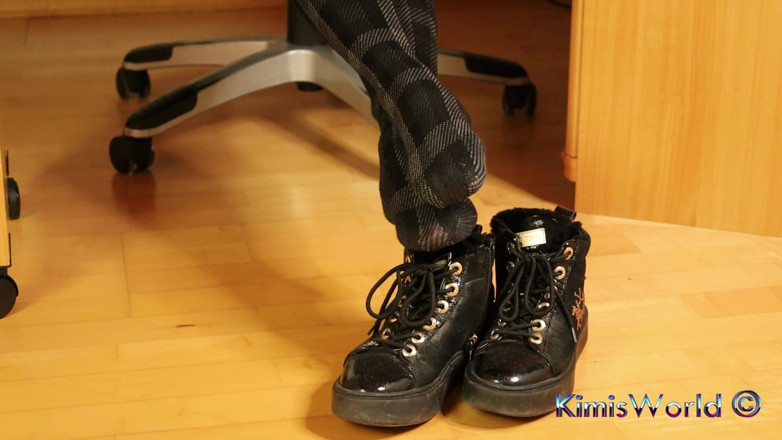 KimisWorld: Collants à plaid et baskets élégantes - pendulation, jeu de chaussures et mise...