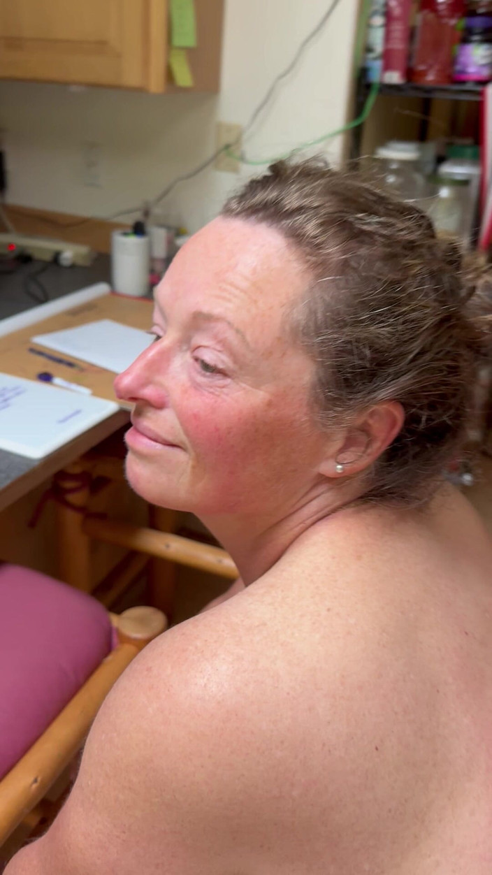 Bonewizzard69: Une PAWG mariée mature de Bonemaiden trémousse son cul dans...