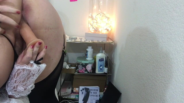 cutejayne: Femme de ménage BBW à forte poitrine et 3 bites, fin très...
