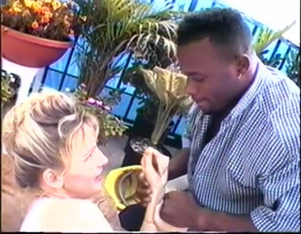 Vintage X: Interracial vintage sex i duschen