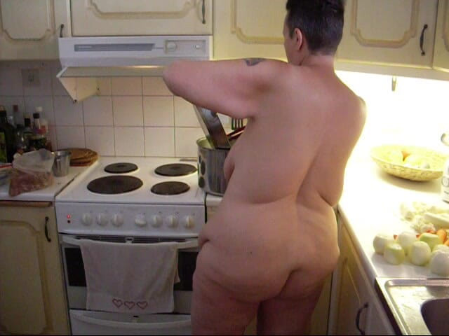 Sex hub couple: Jen está cozinhando comida nua