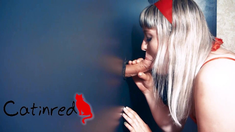 Catin Red: Minik orta yaşlı seksi kadın sakso yarak ve oral dölleme