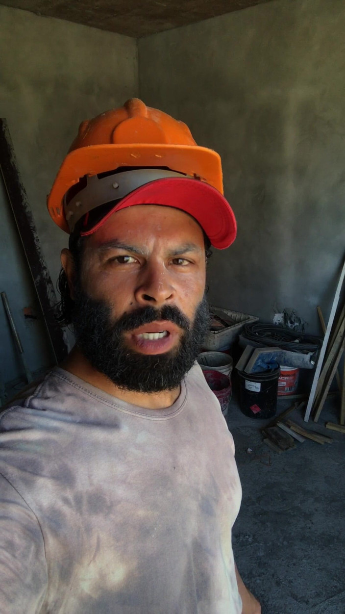 i7Bernard: Umbra masturbării în industria construcțiilor