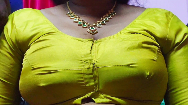 Desi Mohini: Тітка спокусила свого хлопця цицьками