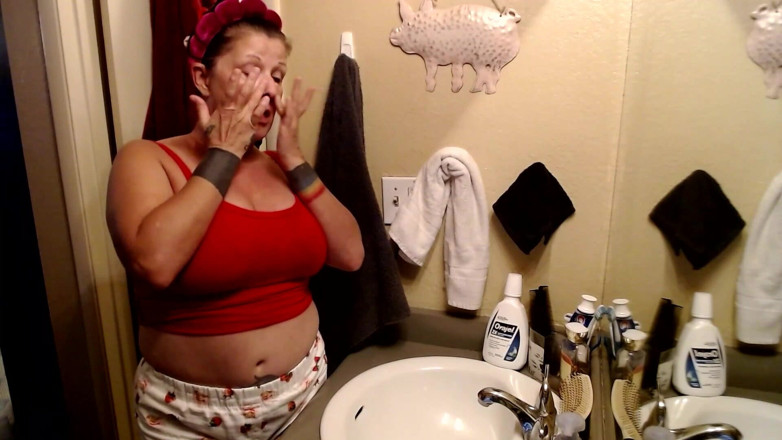 Abby Anna: Gargar los dientes cepillarse masaje facial