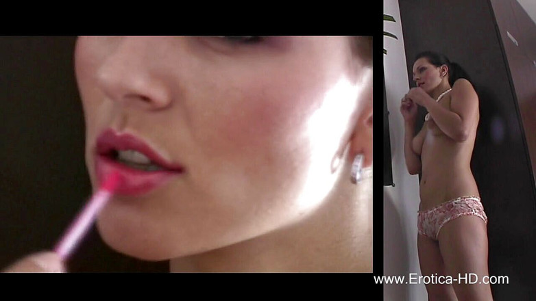 Erotica HD: Cermin lipstik Katie menggoda