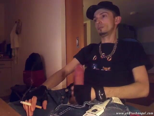 Sk8terBengel: Зондування і куріння в панчохах