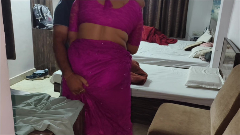 BadMash_Bhabhi: Memek sempit gadis india dientot habis-habisan sama pria tua siang...