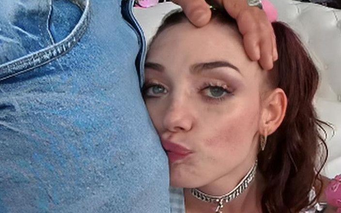 Hook Up Hotshot POV: Shrooms-qs haarige muschi wird in missionarsstellung gefickt!