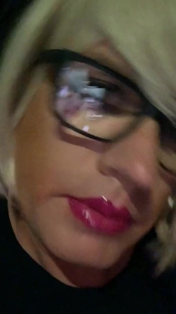 CindieLove: Možná nejžhavější joi video, jaké jste kdy viděli sexy sissy...