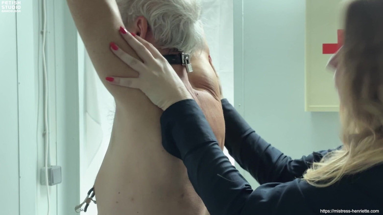 Mistress Henriette: Scène de caning à partir d’un black site 2