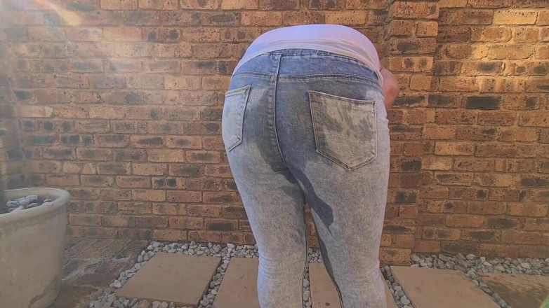 domslutfucker: Brunettes Outdoor Piss, Soaking Clothes in Piss, Pants Wetting