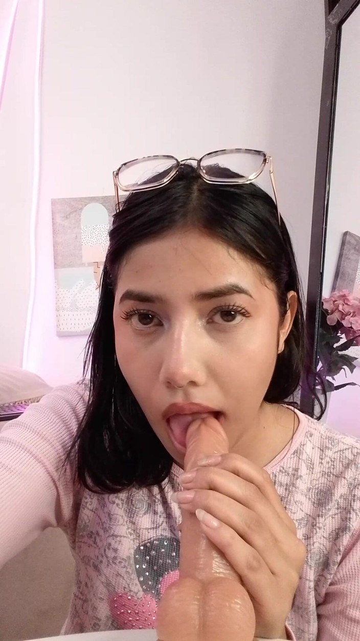 Cutesecret: Allatta al seno il tuo delizioso cazzo