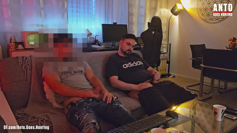AntoGoesHunting: Pau Grande, Amigo Turco Hetero Fica Mais Confortável - Masturbação Mútua...