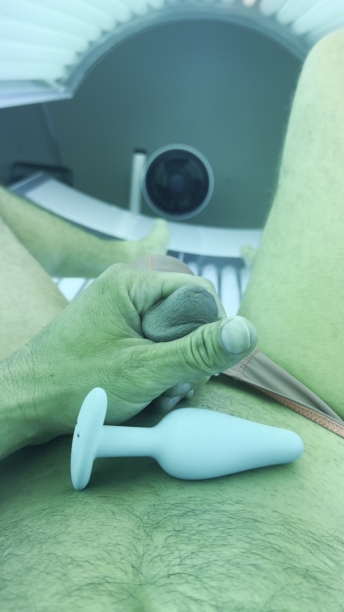 Gay slut for daddy: Sonnenstudio reibt sich ab