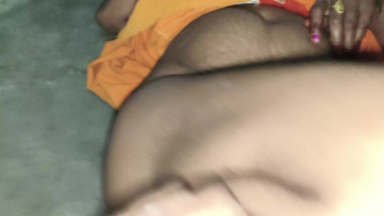 Suman818: Bhabhi Ki Garam Chut Me Ungali Karti He