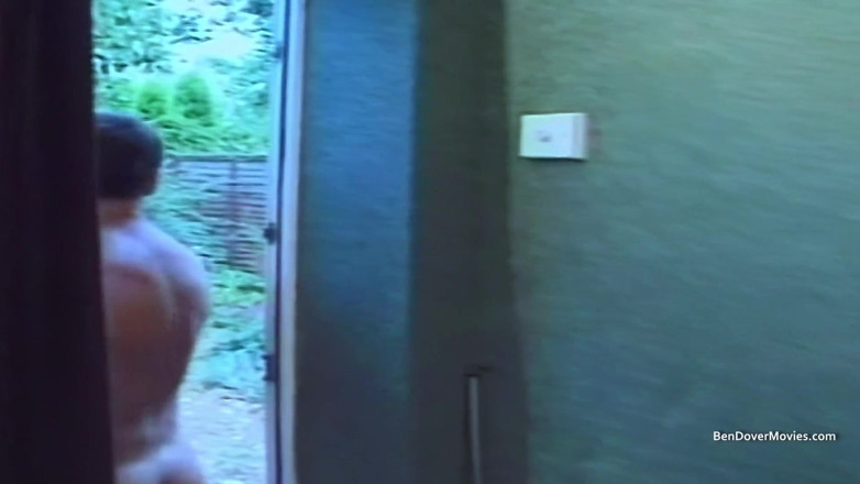 Ben Dover Movies: Pequeño culo inteligente, parte 1: Marina y Cheryl