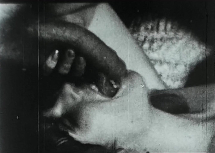 Close Encounter Vintage: Вінтажне порно ретро еротичний театр - потрійний роман