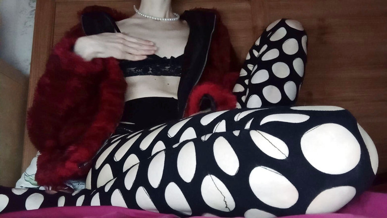 Christy G: Figa cremosa si scopa un dildo
