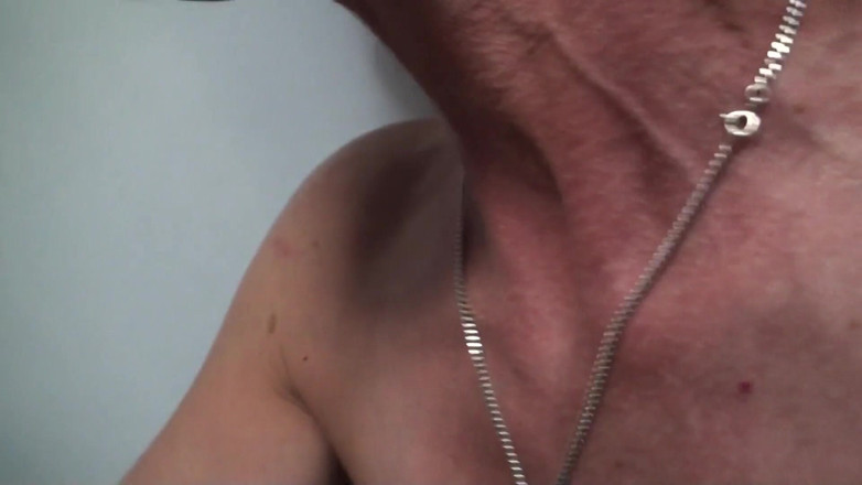 Max Casanova: Esta abuela filma su video sexual con un chico joven
