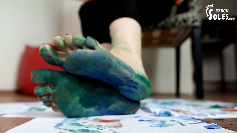Czech Soles - foot fetish content: Peinture des pieds et des semelles et semelles