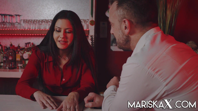 Mariska x: Mariska adora quando sua namorada Tina é fodida