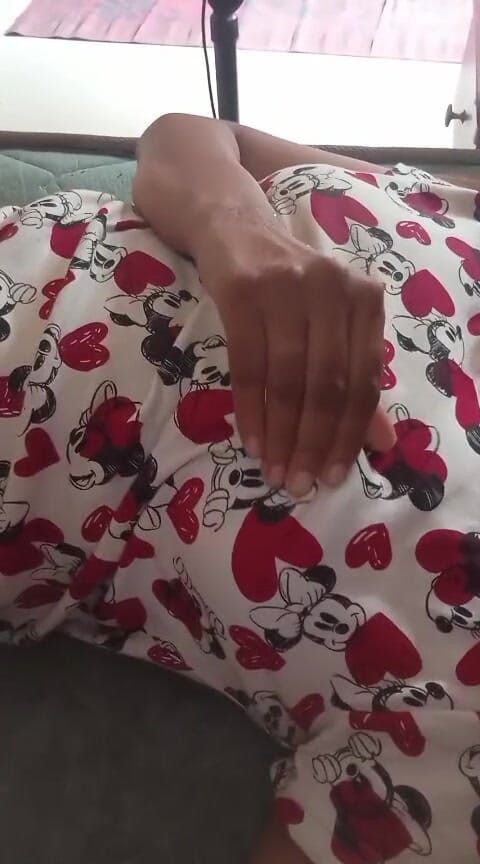 Anne White: Kobieta ze Sri Lanki uwodzi swojego partnera przez rozmowę wideo...