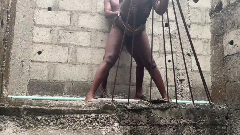 Sex naija 1: Чорношкіра жінка з ефектною дупою знає, як сподобатися чоловікові