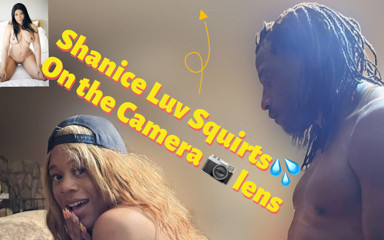 Clarkes Boutaine: Shanice Luv squirte sur l'objectif de la caméra, mais on...