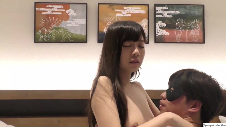 Asian happy ending: J’ai surpris une belle policière