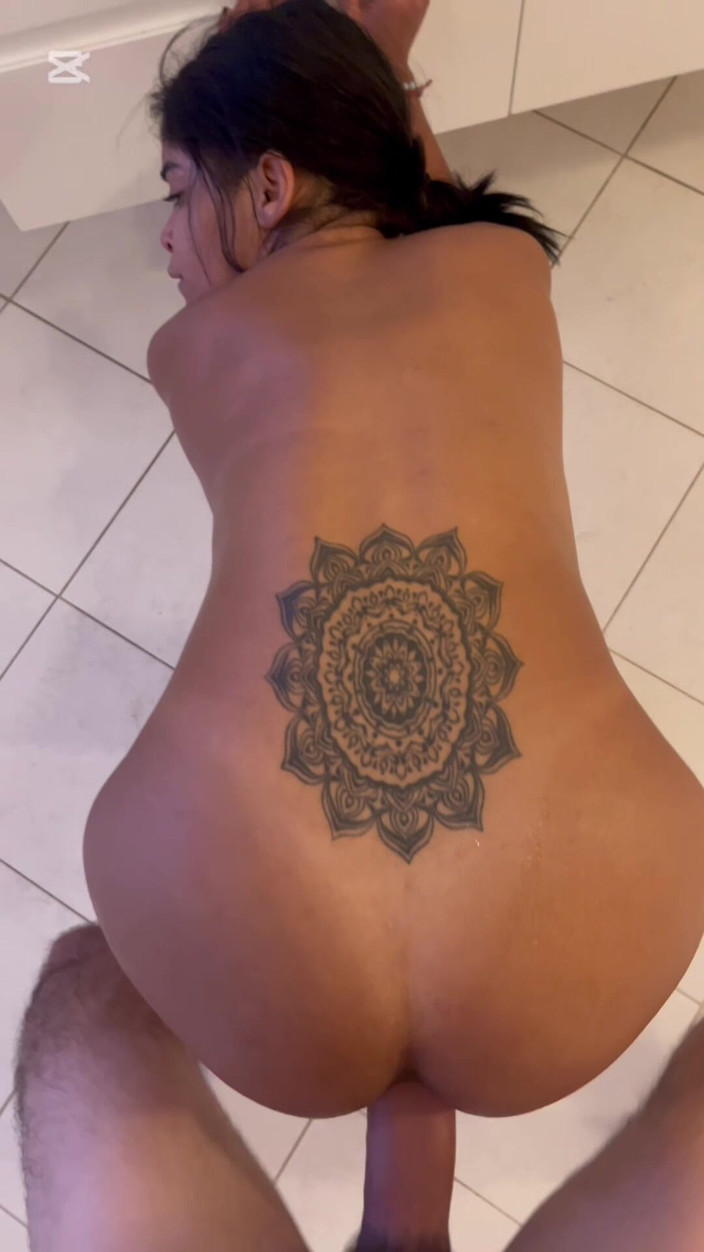 Natasharios: Gieriger Hintern