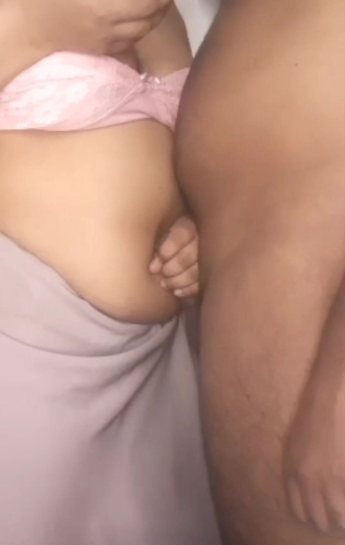 Jesmin18: Bangladeshisk romantisk otrogen fru