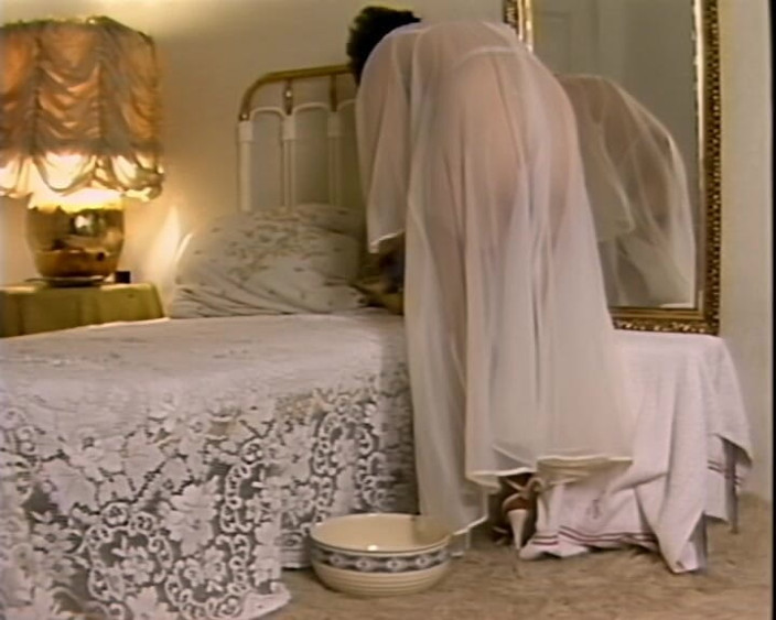 GERMAN PORN CLASSICS: Sexy kšandy a spodní prádlo si honí