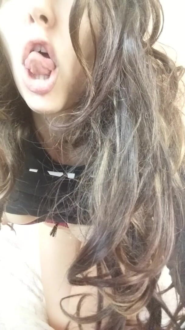 savannahamatoriale: Seksowny camshow z napalona kamkurwa z pięknym akcentem