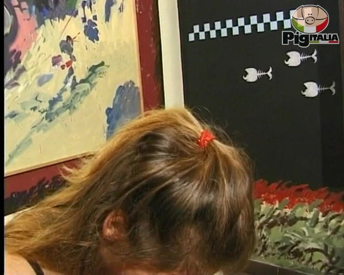 Pig Italia Official: Smetti di guardare riviste porno perché ti mostrerò la mia...