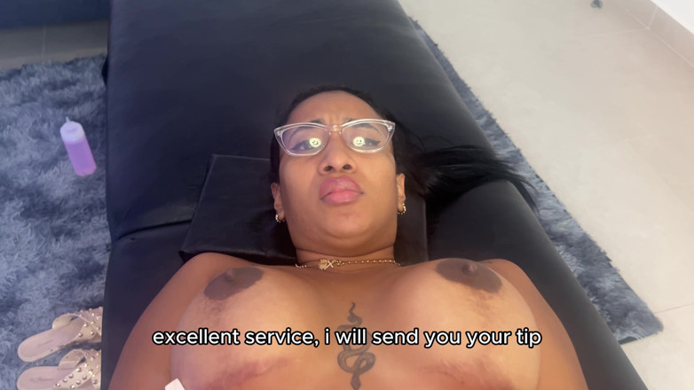 Leyne Rodriguez: Full massage slutar i en riskabel creampie