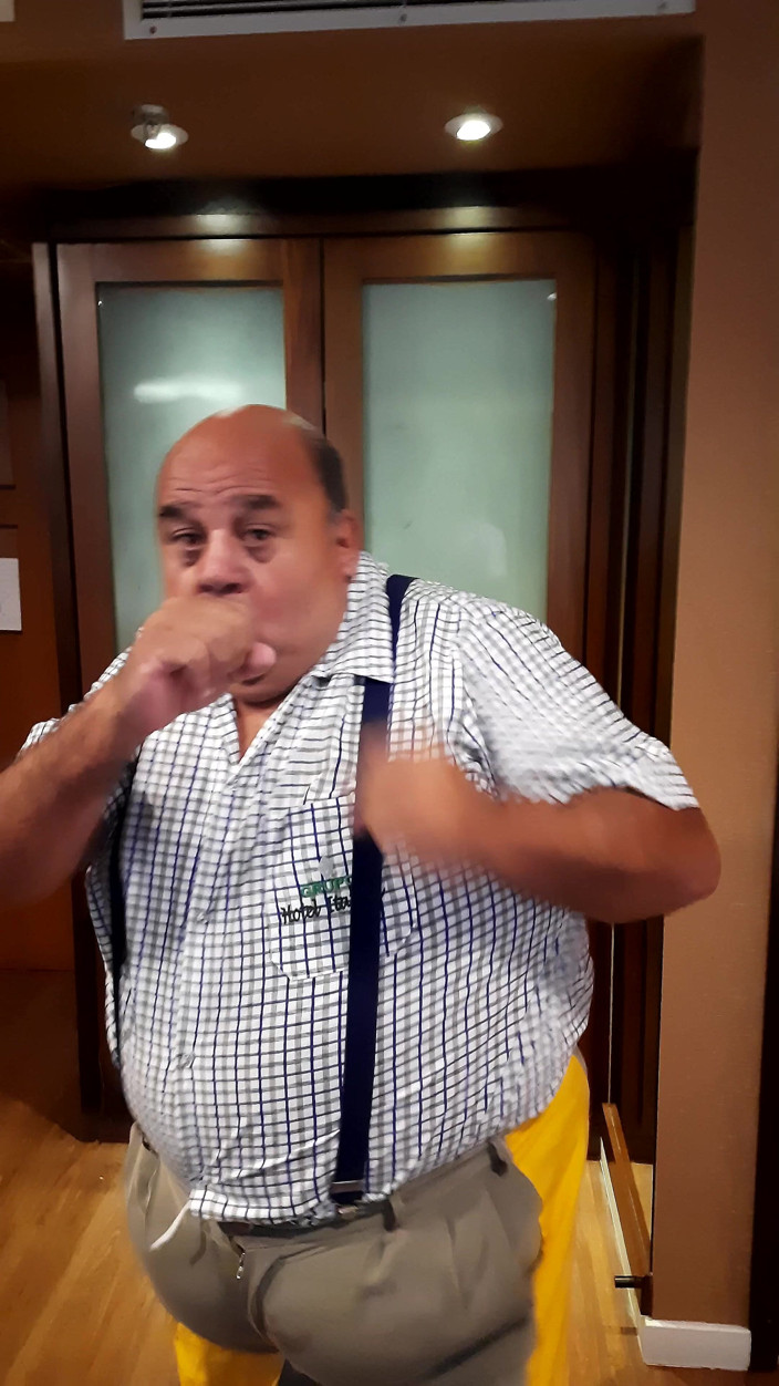 Punchbagplz: SUDUT PANDANGAN PERTAMA: Bubba berkongkek berkongkek vs Pekerjaan di Hotel