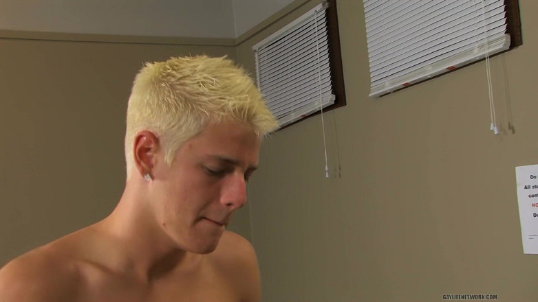 Teach Twinks: Alla bulla viene insegnata una lezione