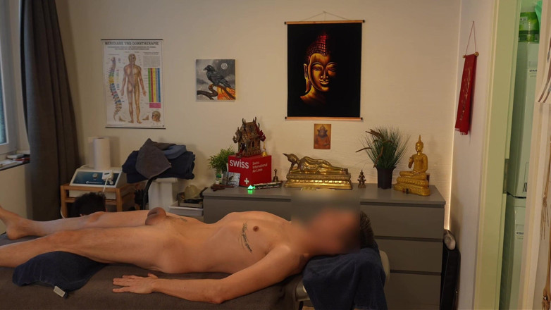 Dylan Swatson: Faz-tudo hétero é sexualmente seduzido por massagista sexy