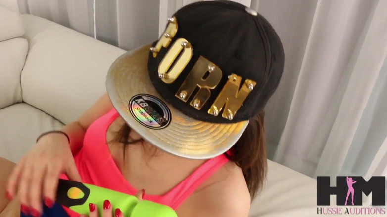 Hussie Auditions: La prima scena b/g di kylie Quinn con Kylie Quinn...