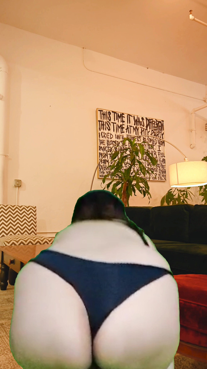 TestyFoundation: Une soubrette indienne sexy joue avec sa chatte douce