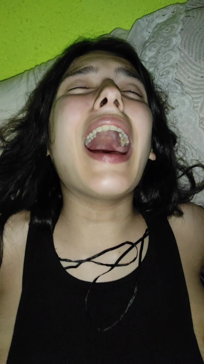 Endemoniados: Pussy eating and fucking a teen at night before going...