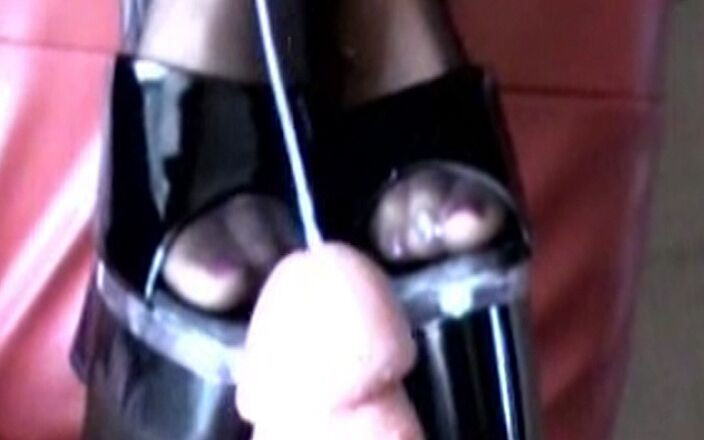 Master of porn: Crot di atas sepatu hak tinggi baruku