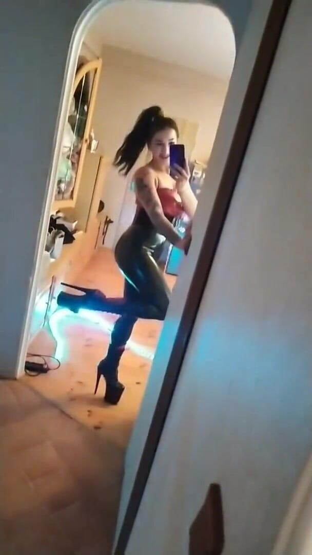 KatrixandCaliforniaLatex: Katrix sexy kompilace latex, zadek, sání ptáka.