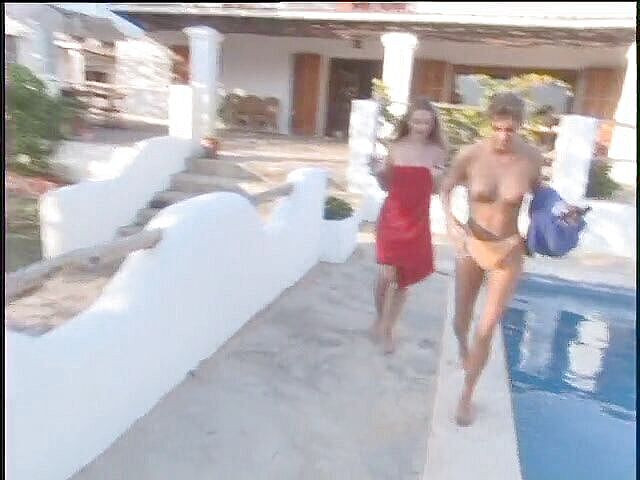 Naughty Girls: Gatas fofas curtindo seu dia ao sol