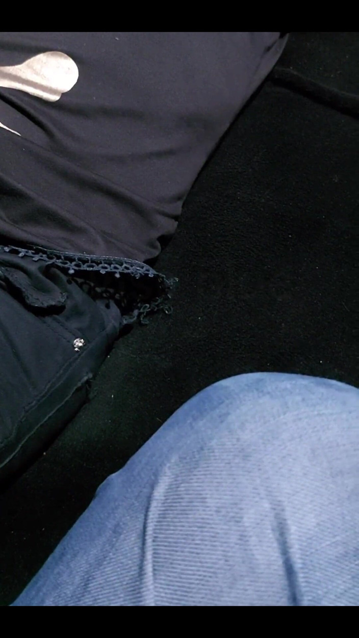 Lylsexxx: Sexe rapide avec mon ami quand il n’y a personne à...